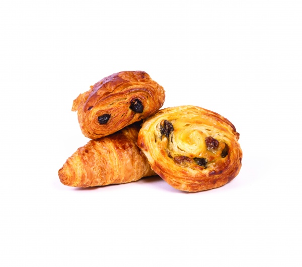 Mini Croissant (24% Butteranteil), Mini- Pain au chocolat (22% Butteranteil) und Mini-Schnecke mit Rosinen (13,5% Butteranteil).