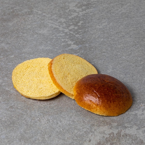 Neu! Hamburger-Brot aus Weizen- und Kartoffelmehl hergestellt. Sehr saftig. In 3 Scheiben geschnitten. Einfach probieren!